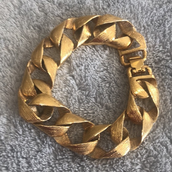 Gold tone chain bracelet - Picture 3 of 9